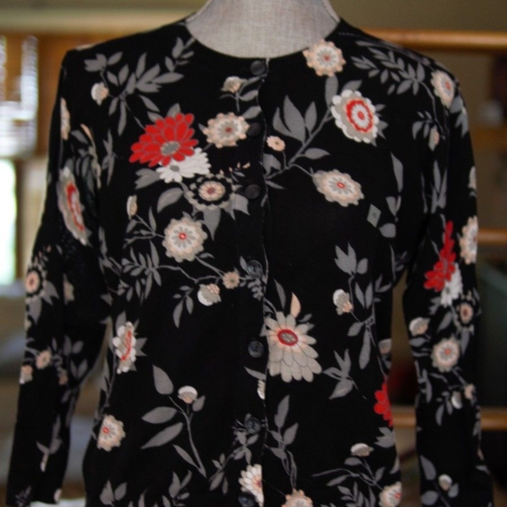Ann Taylor LOFT Light Sweater - Button down